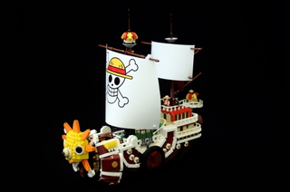 Illustration for article titled The Thousand Sunny From One Piece In Shiny LEGO Form